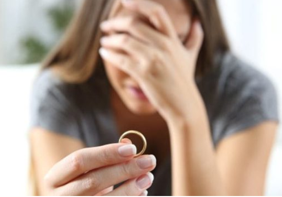 ابطال حق طلاق زوجه