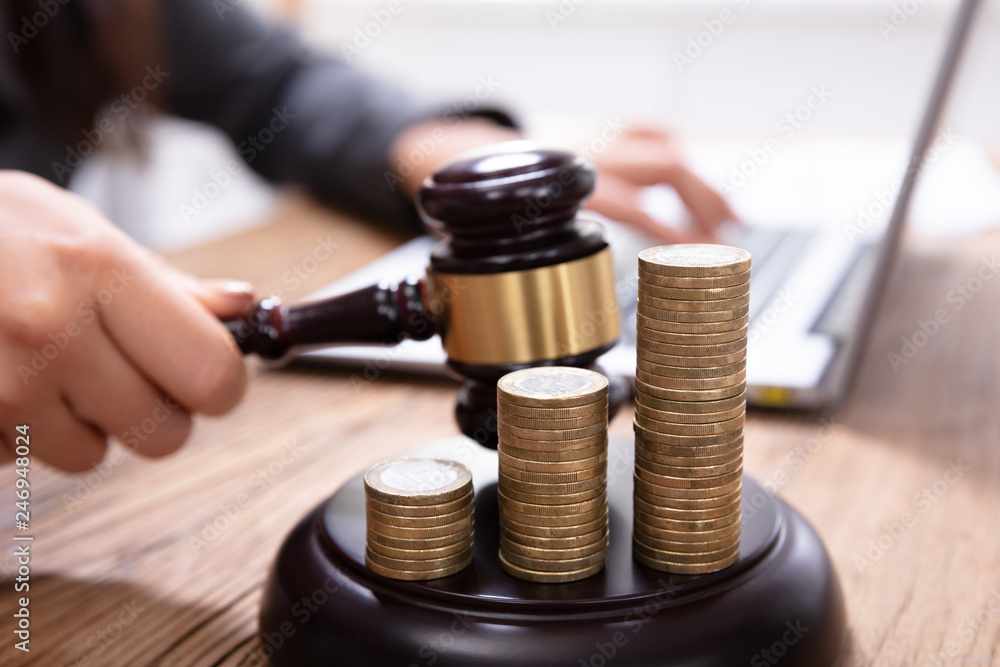 مشاوره حقوقی تلفنی با وکیل کم هزینه 